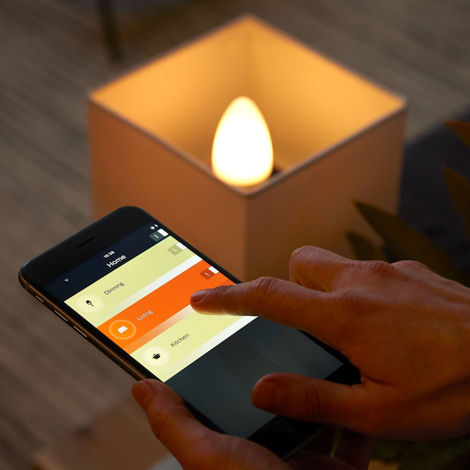 Philips Hue White 5,5 W E14 LED mignonpære | Lampegiganten.no Philips Hue White 5,5 W E14 LED mignonpære | Lampegiganten.no