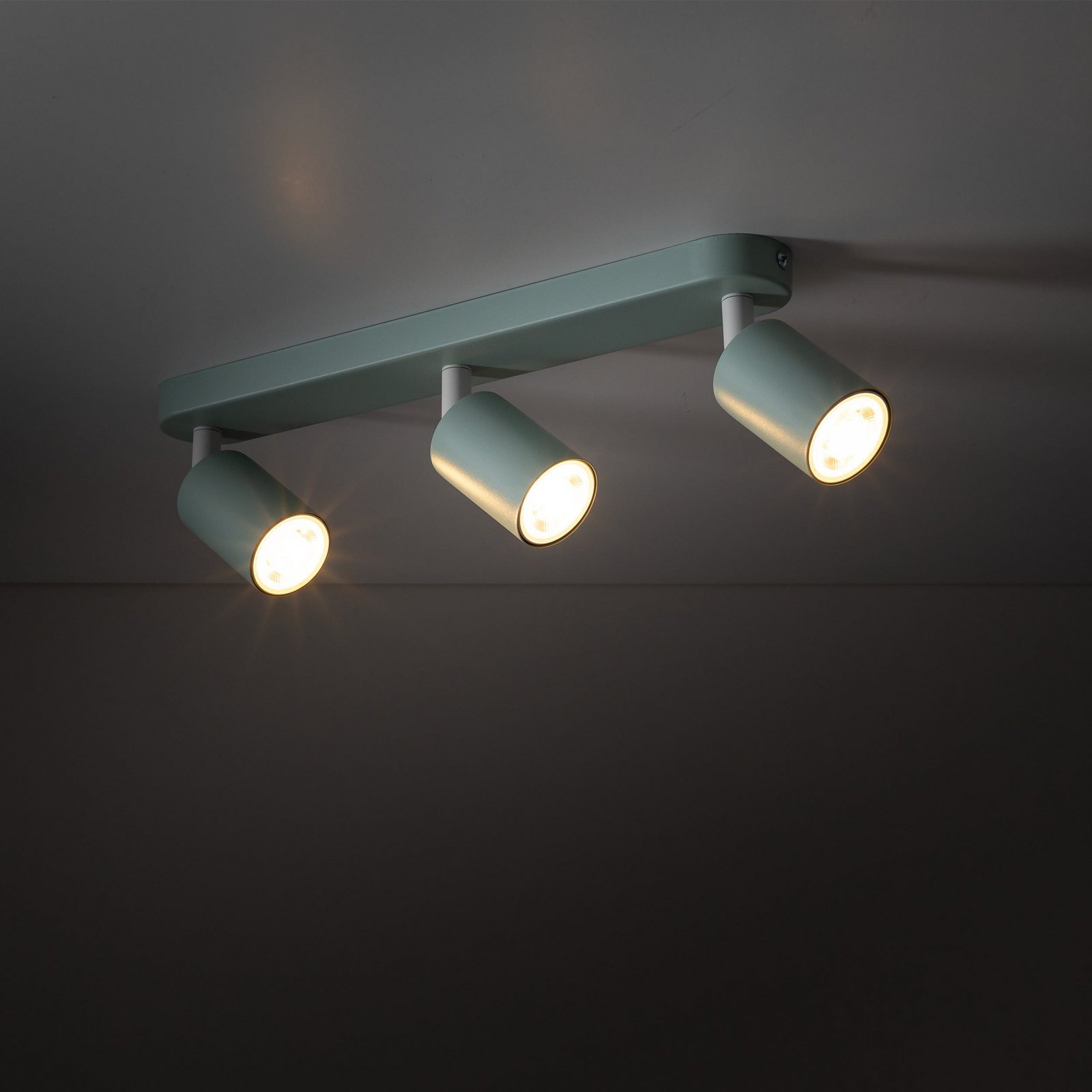 Livia plafondspot, mintgroen, 52 cm, 3-lamps, metaal, GU10