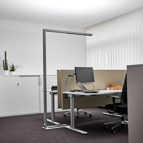 LED-Büro-Stehlampe Jolinda mit Sensor und Dimmer