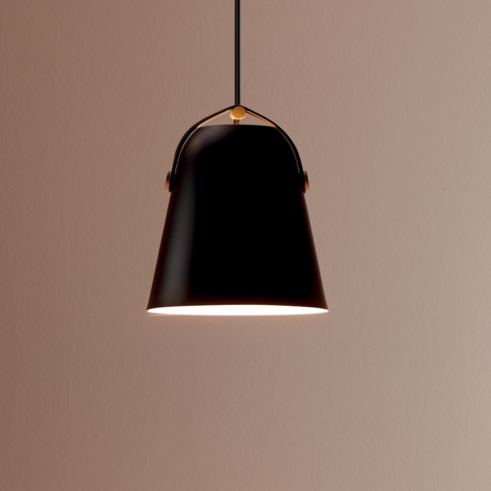 Závěsné svítidlo LEDS-C4 Napa, Ø 18 cm, černá barva