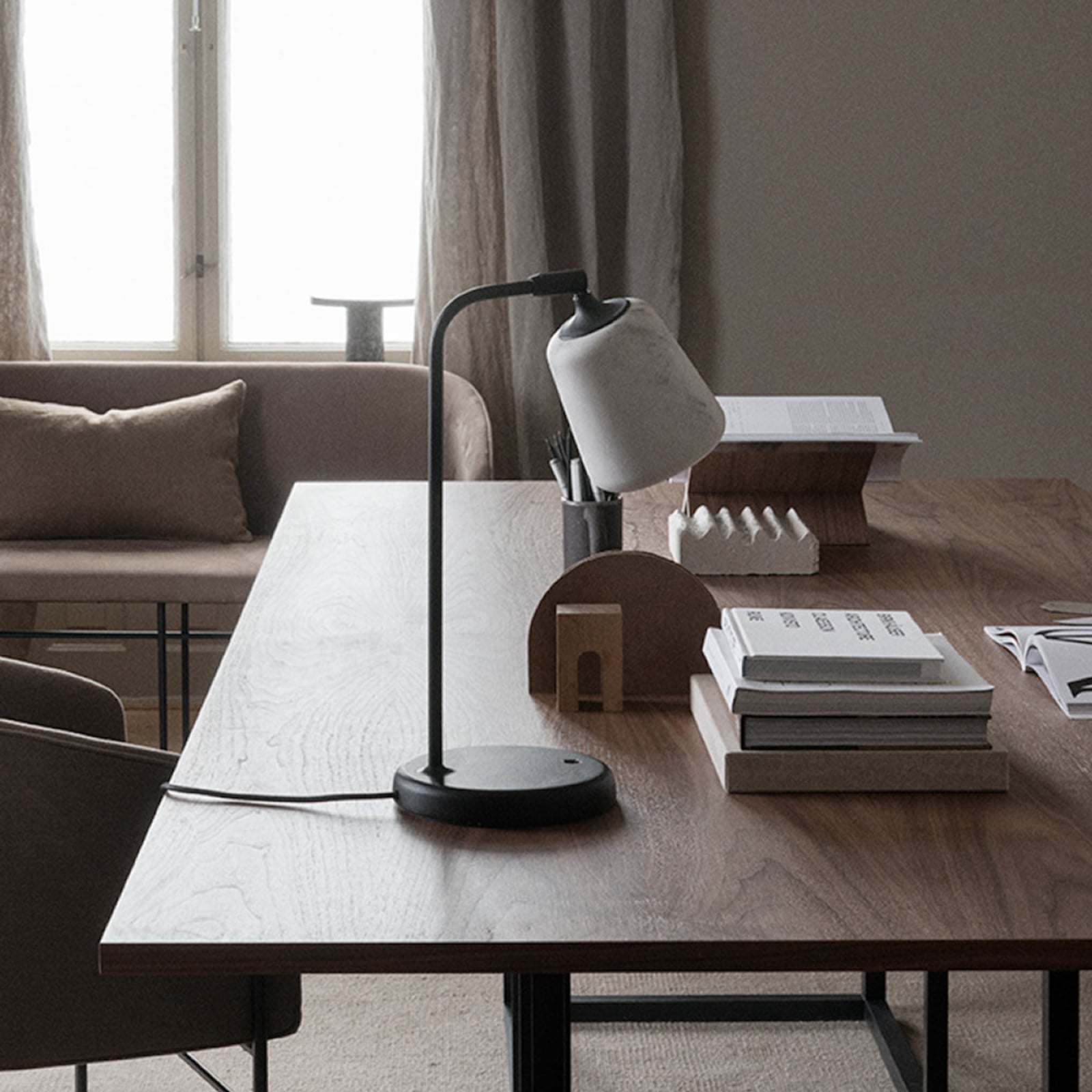 Material Stolní Lampa White Marble - New Works