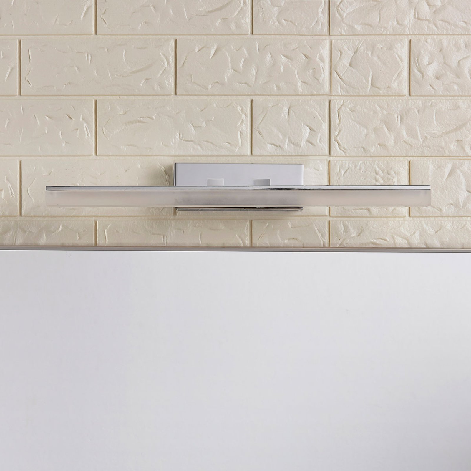 Julie 46 Aplique de Pared IP44 White/Chrome - Lucande