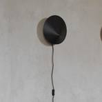 ferm LIVING Arum Sconce nástenné svietidlo, čierne, 29 cm, zástrčka
