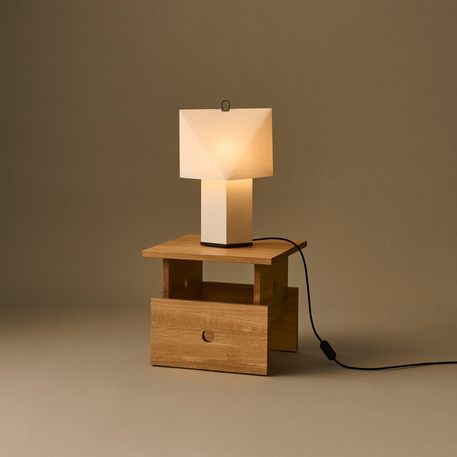 Aplat Tischlampe, Höhe 44 cm, weiß, Seidenpapier E14 - HAY