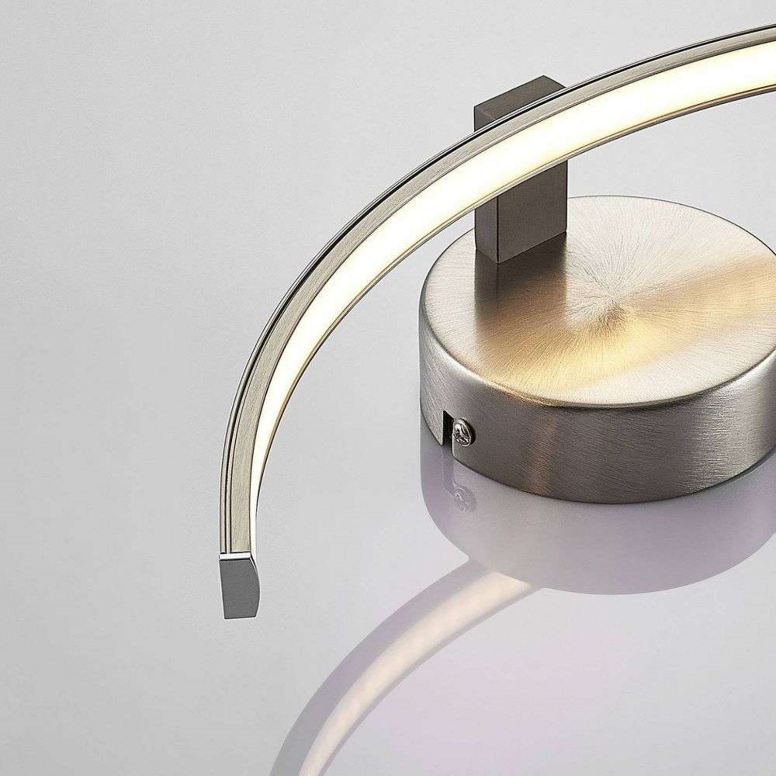 Iven Aplique de Pared Nickel/White - Lindby