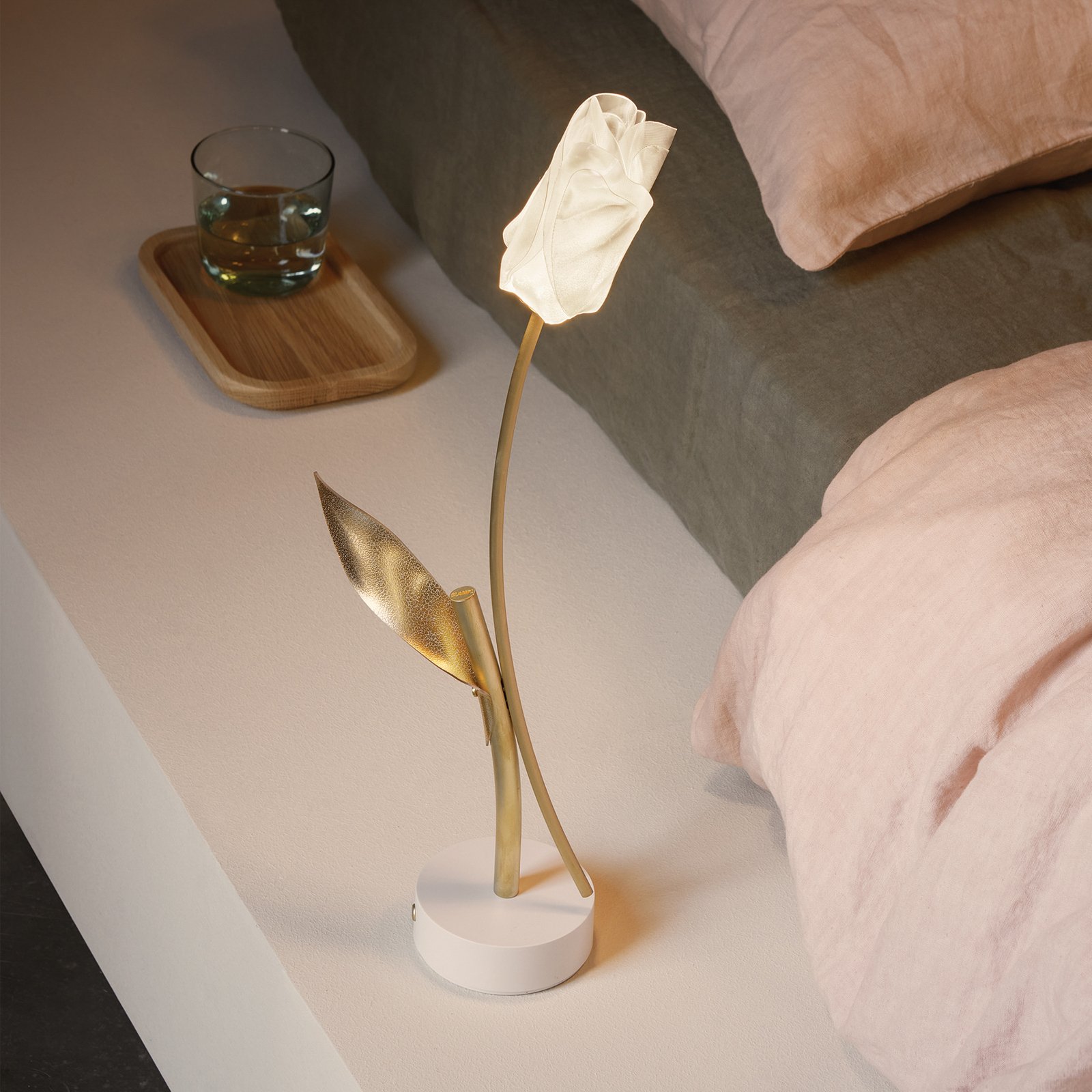 Candeeiro de mesa recarregável Slamp LED Tulip, base branca