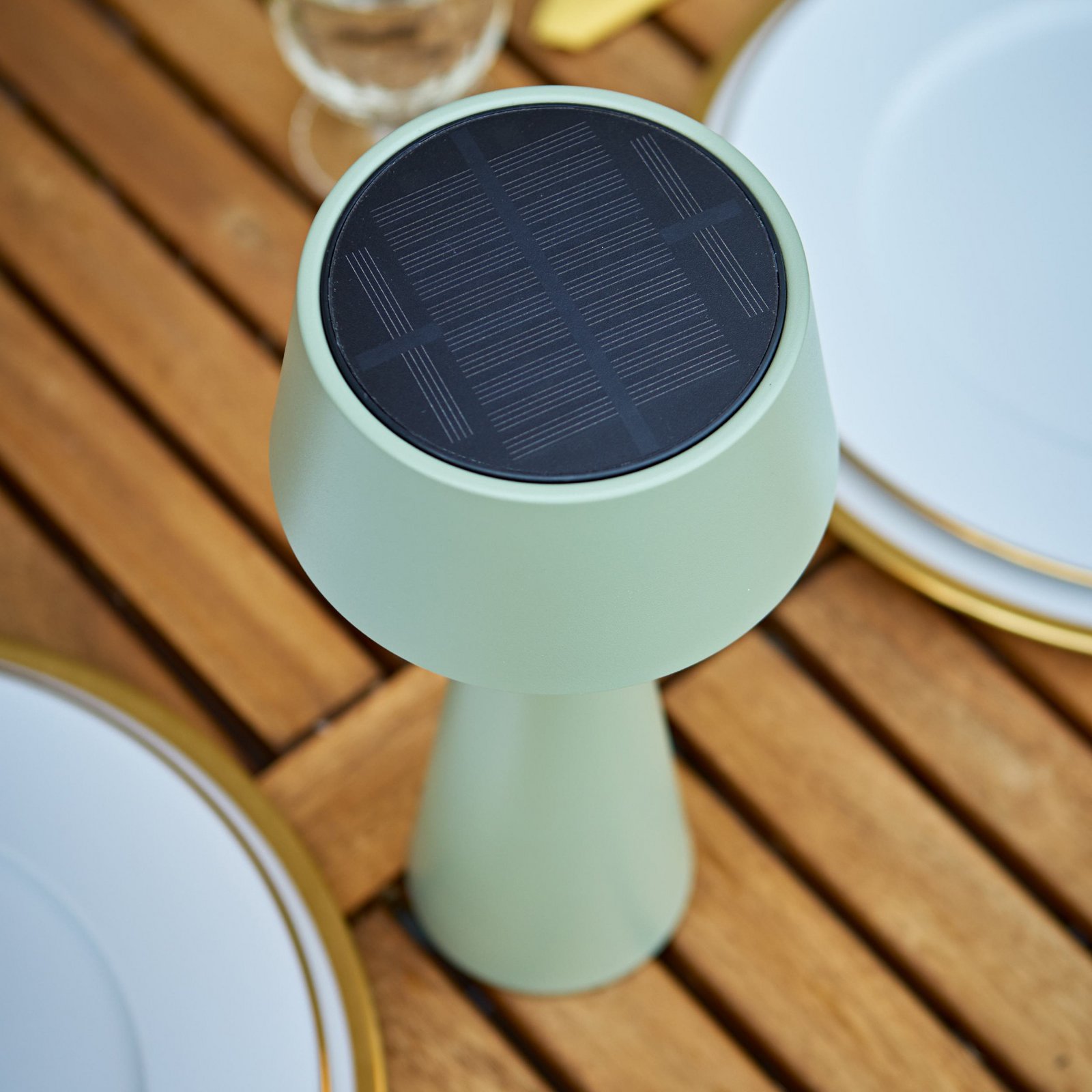 Lampa stołowa LED Solino, zielona, zasilanie słoneczne/USB, 26 cm, IP44