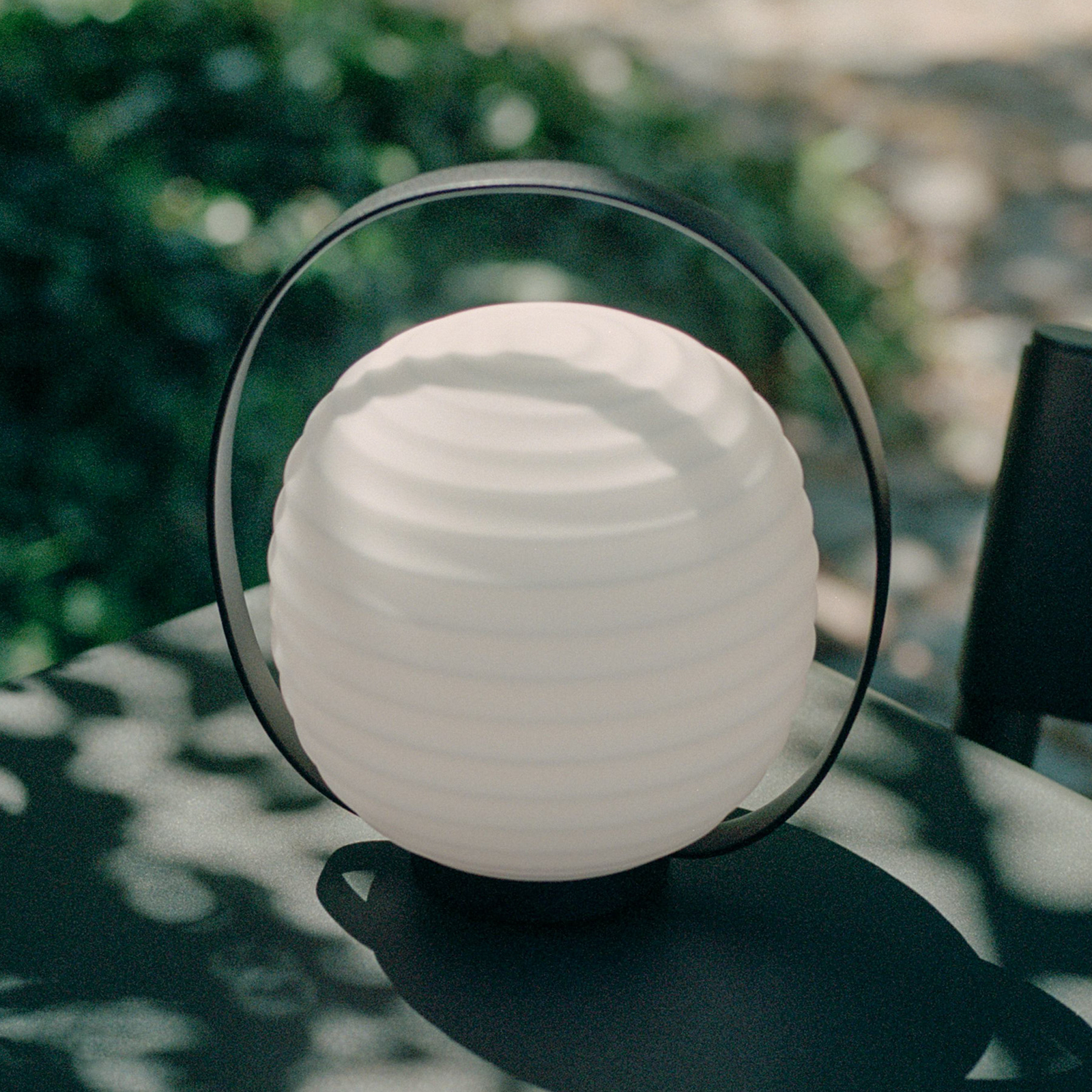 Lantern Portable Tafellamp Zwart/Opaal Wit - New Works