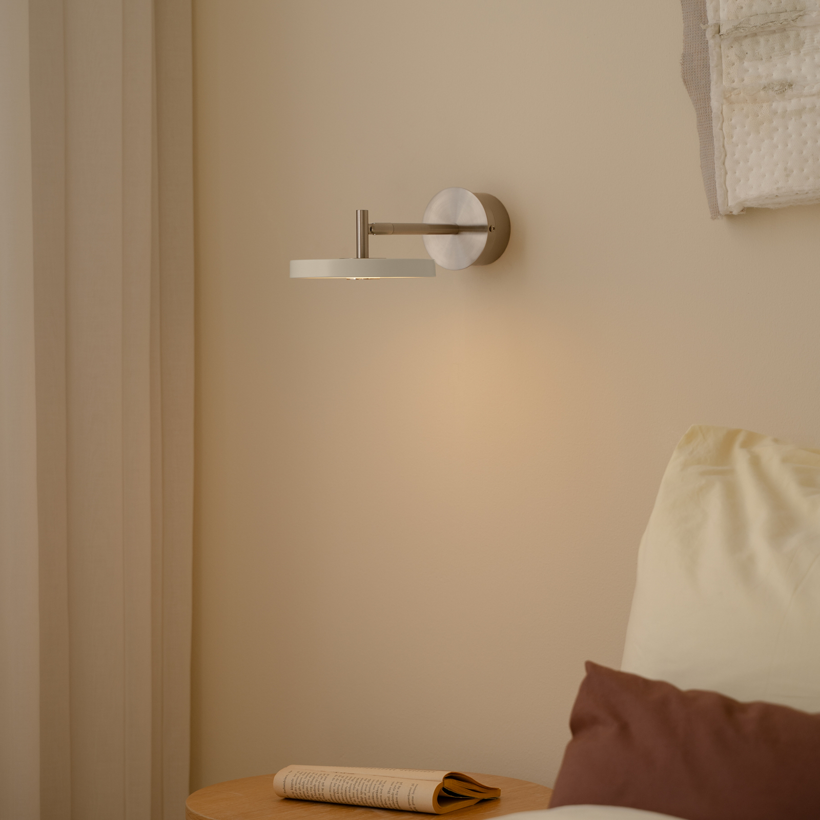 UMAGE LED-Wandlampe Asteria Short, grau, Stahl, Hardwire