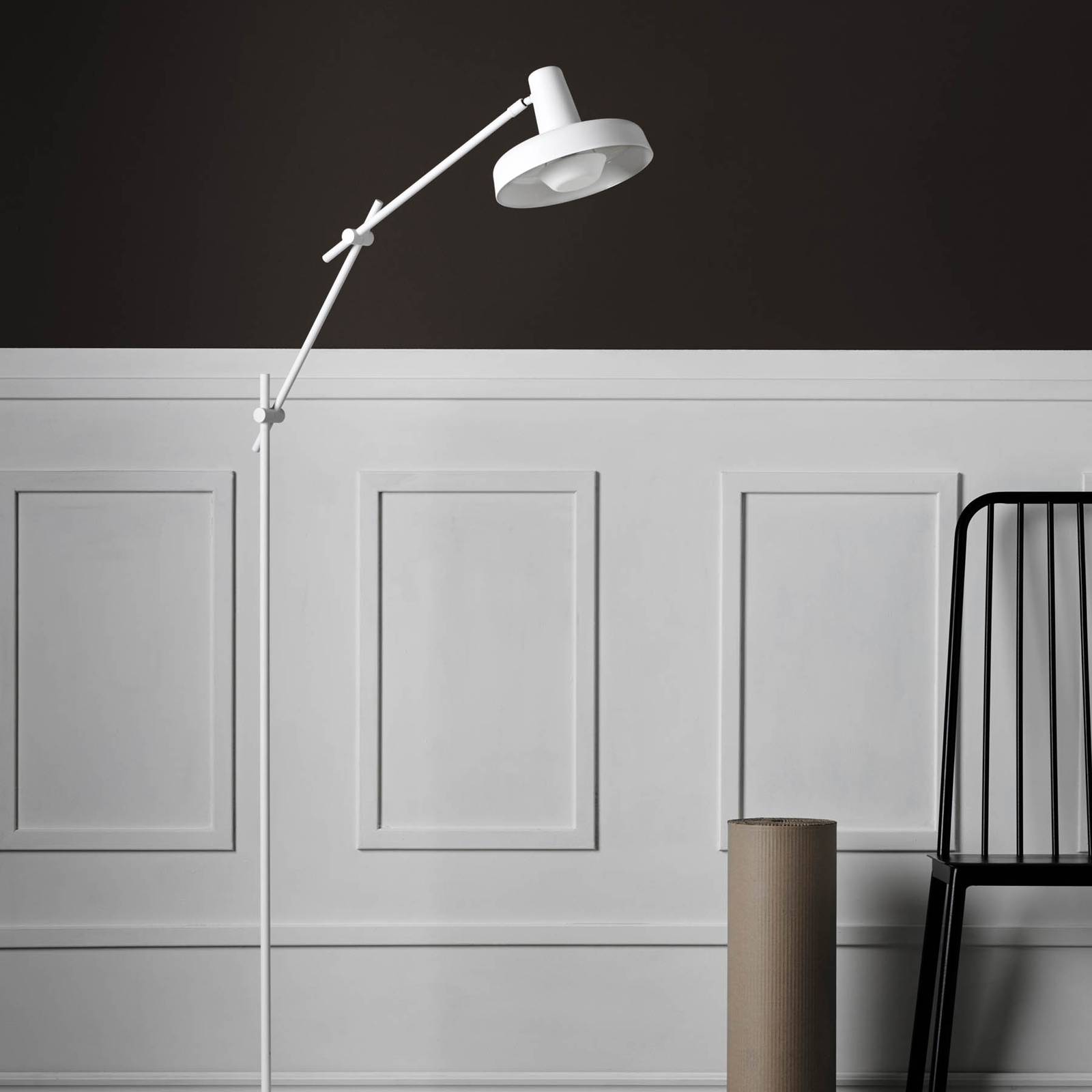 E-shop GRUPA Arigato stojaca lampa, 3-dielne rameno biela