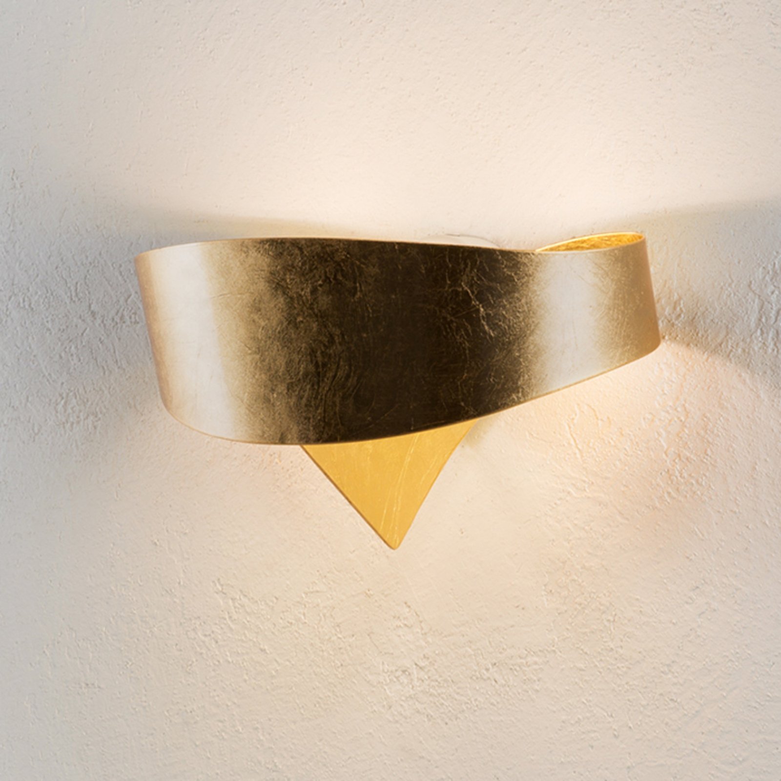 Golden designer wall light Scudo