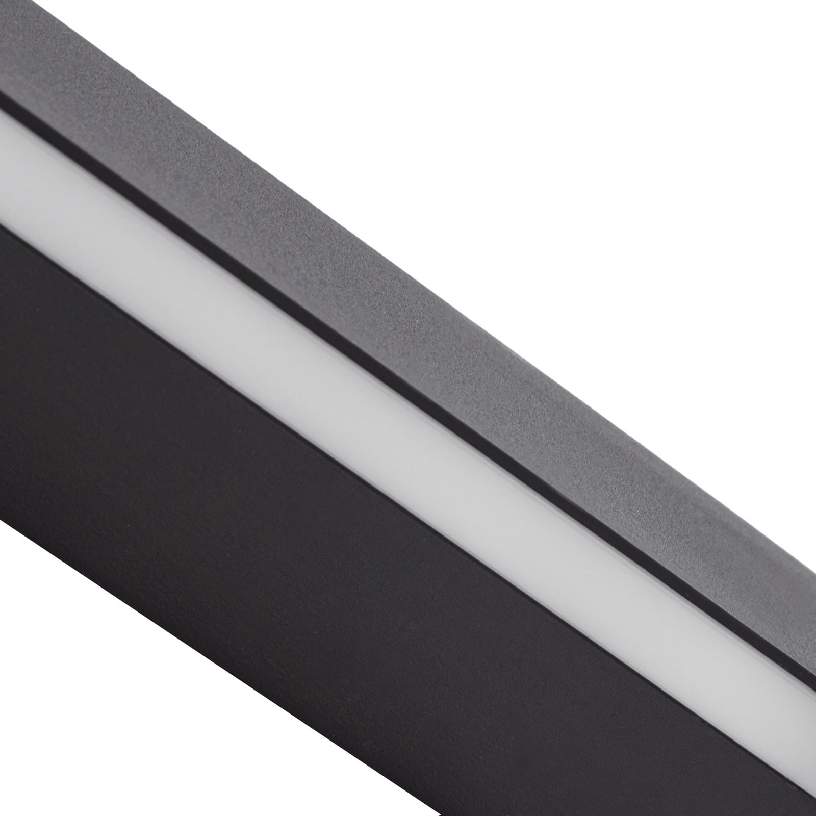 Lucande LED-vegglampe Kinsley, 90 cm, svart, dimbar, CCT Lucande LED-vegglampe Kinsley, 90 cm, svart, dimbar, CCT