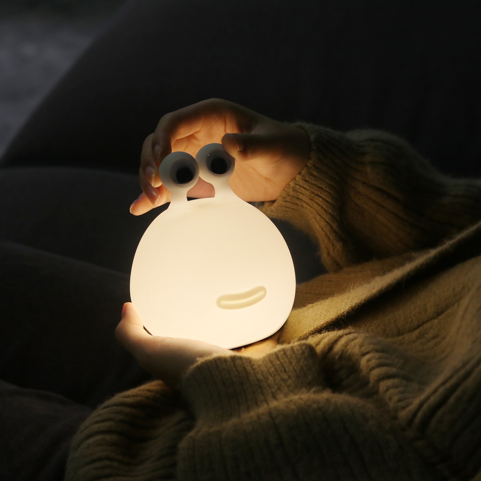 LED-nattlampe Momo Moon med batteri og USB
