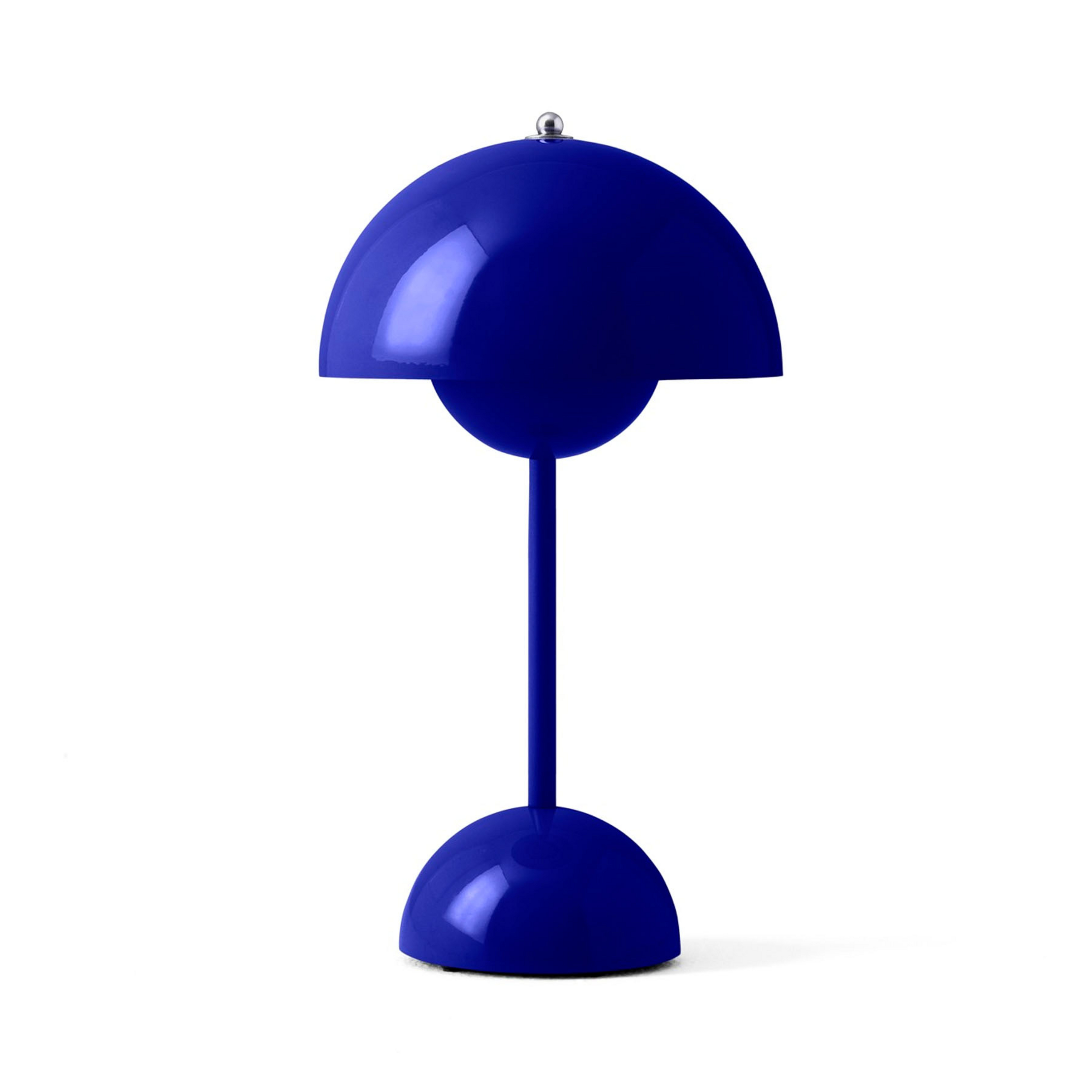Lampa de masă cu baterie LED Flowerpot VP9, albastru cobalt - &TRADITION