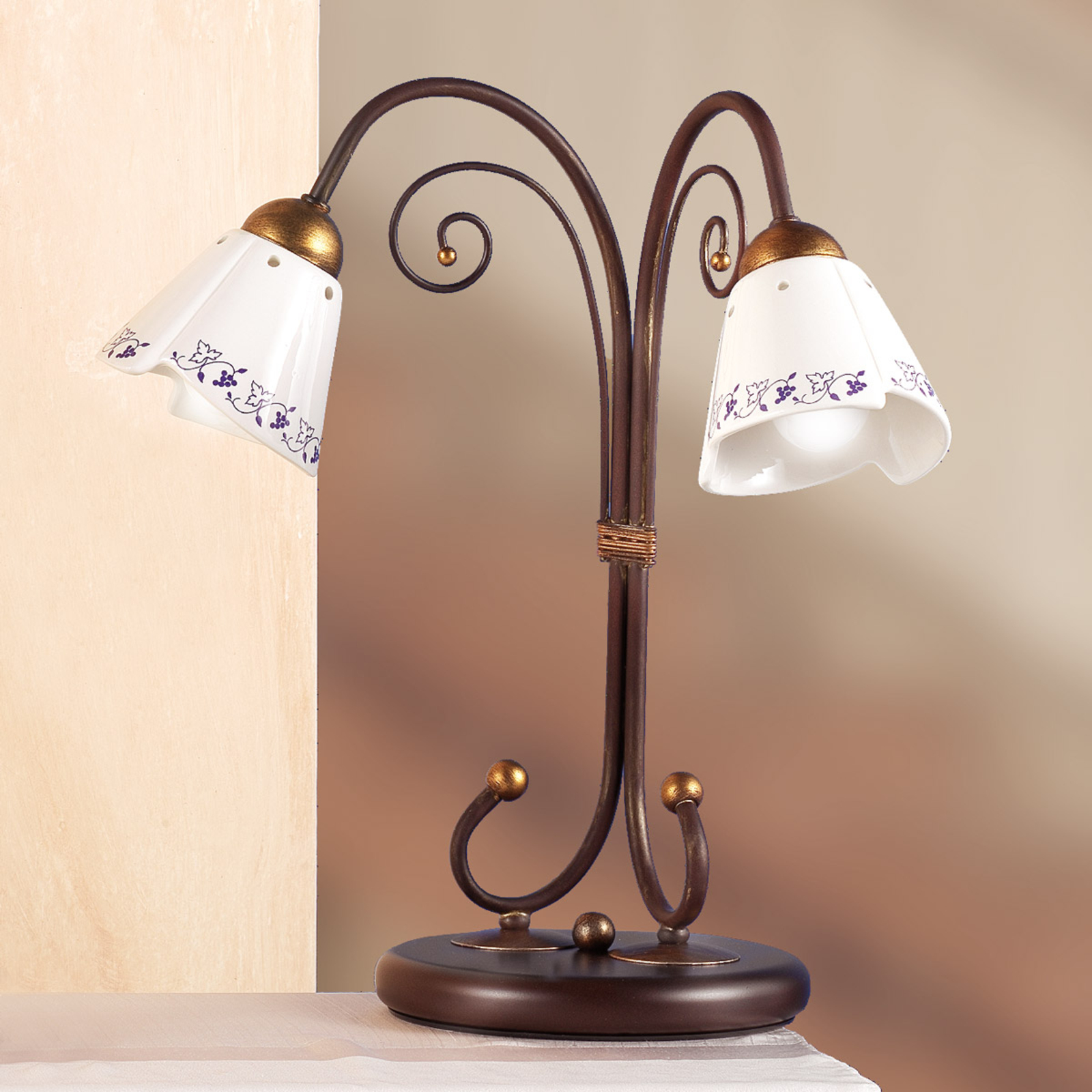Elegant CARTOCCIO table lamp, 2-bulb