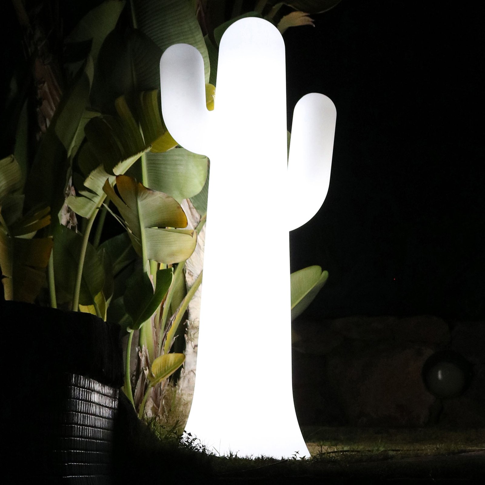 Newgarden Pancho LED-golvlampa vit med uppladdningsbart batteri