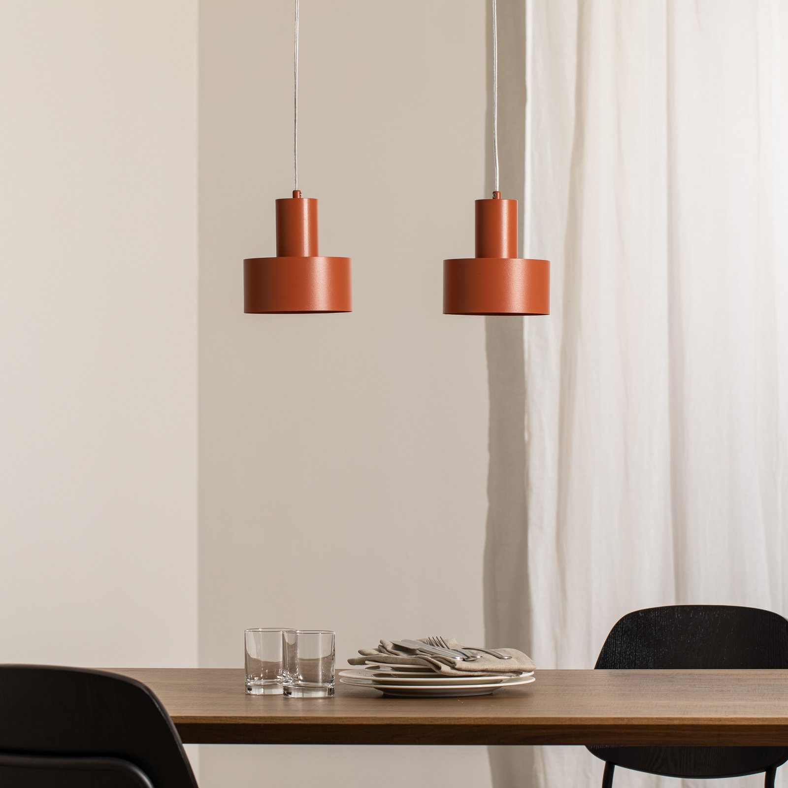 Hängeleuchte Rif 2, ziegelrot, 2-flammig, linear, Stahl