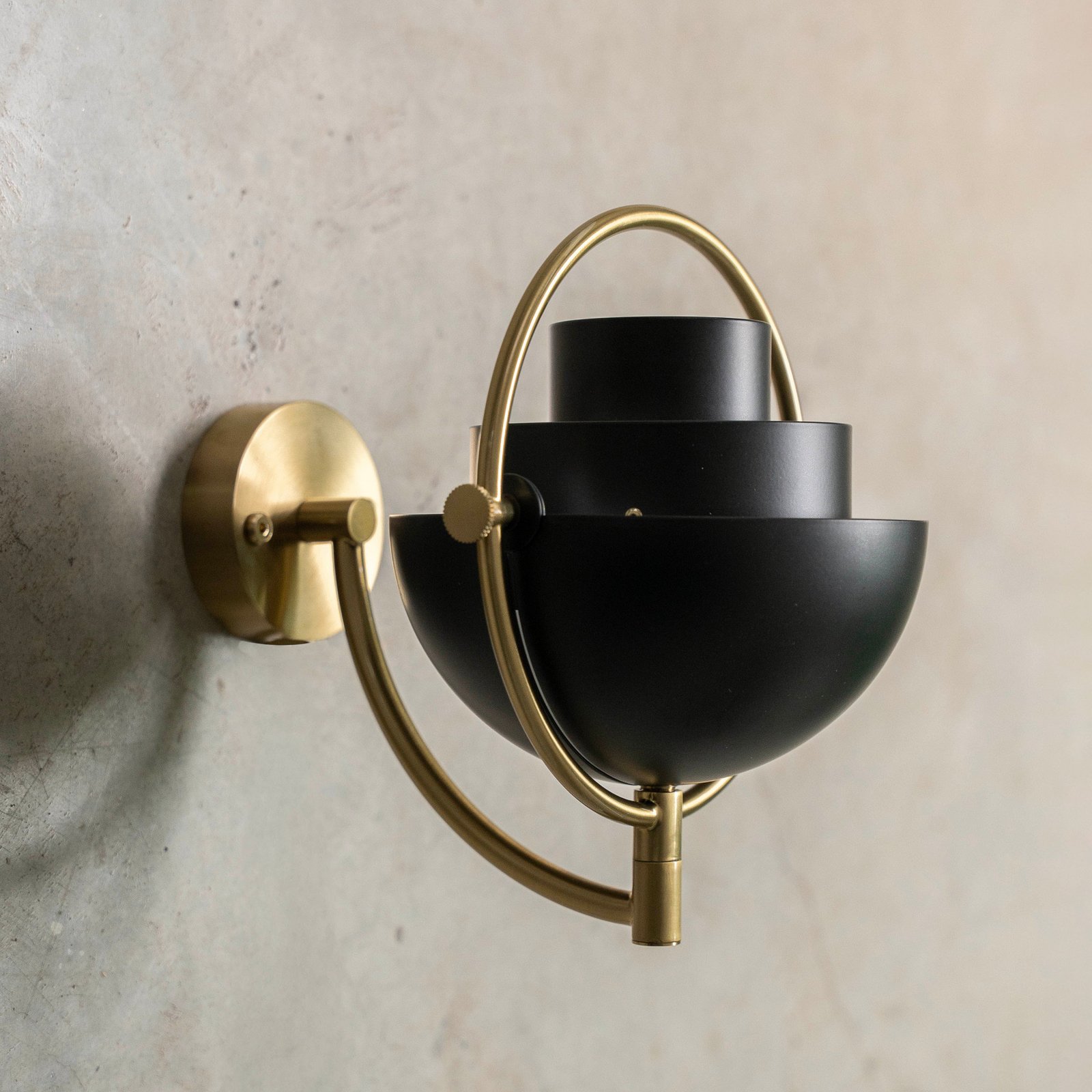 Aplique de pared Gubi Multi-Lite, negro, metal, G9