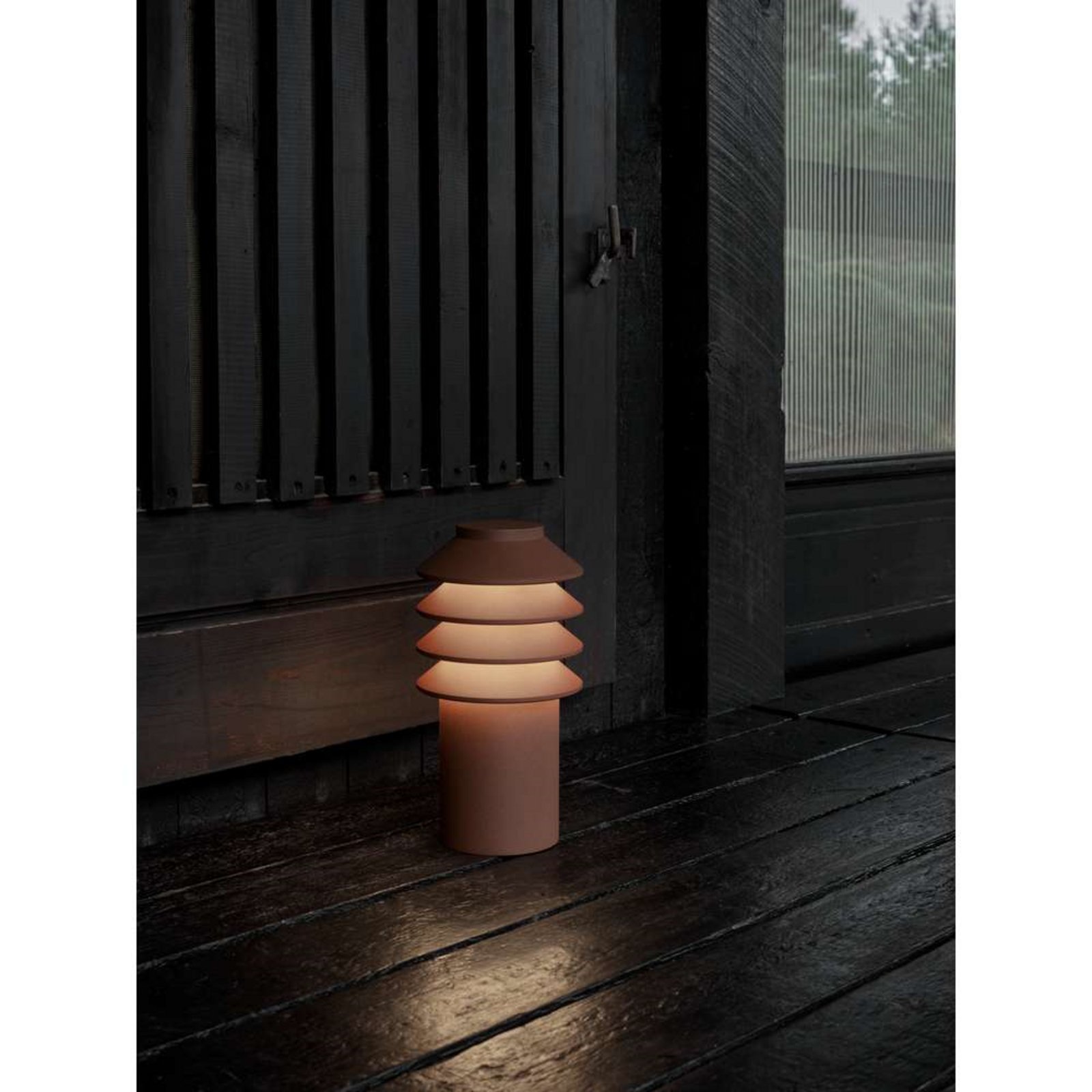 Bysted Garden Zahradní Lampa Short LED 2700K s Base Corten - Louis Poulsen