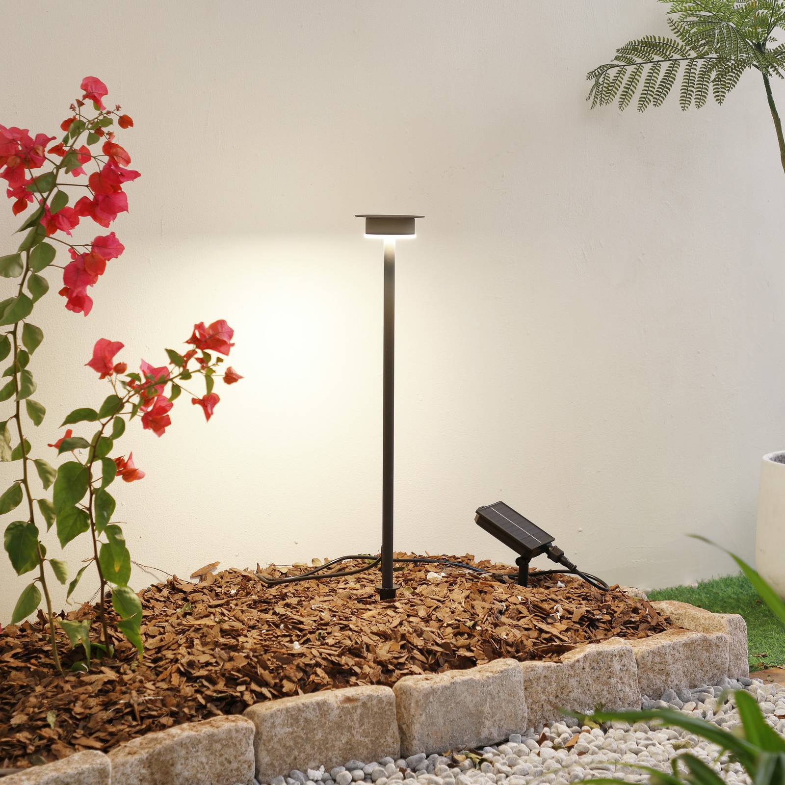 Lampa solarna LED Lyris czarna aluminium 3000 K