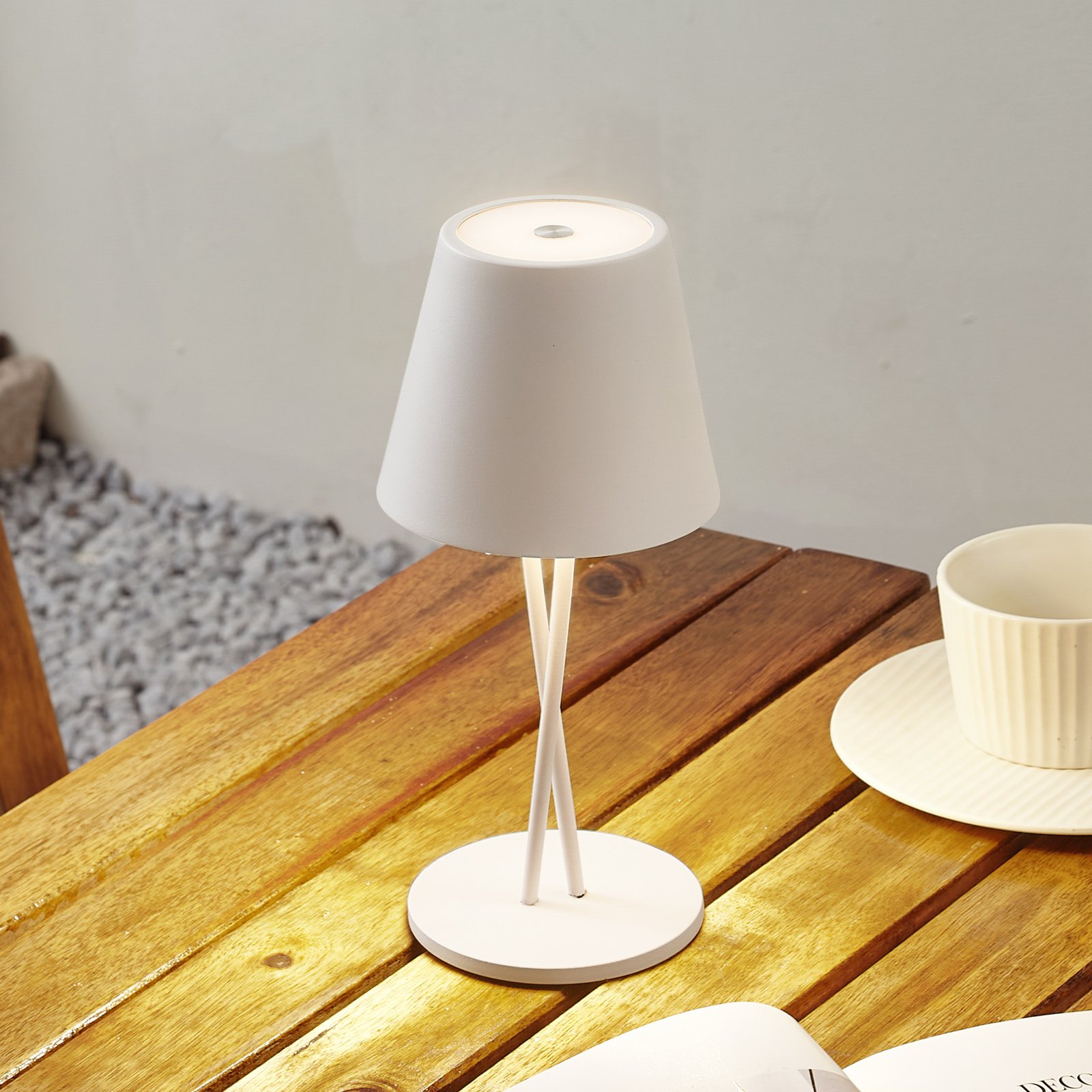 Lindby LED-uppladdningsbar bordslampa Janea, korsad, vit, metall