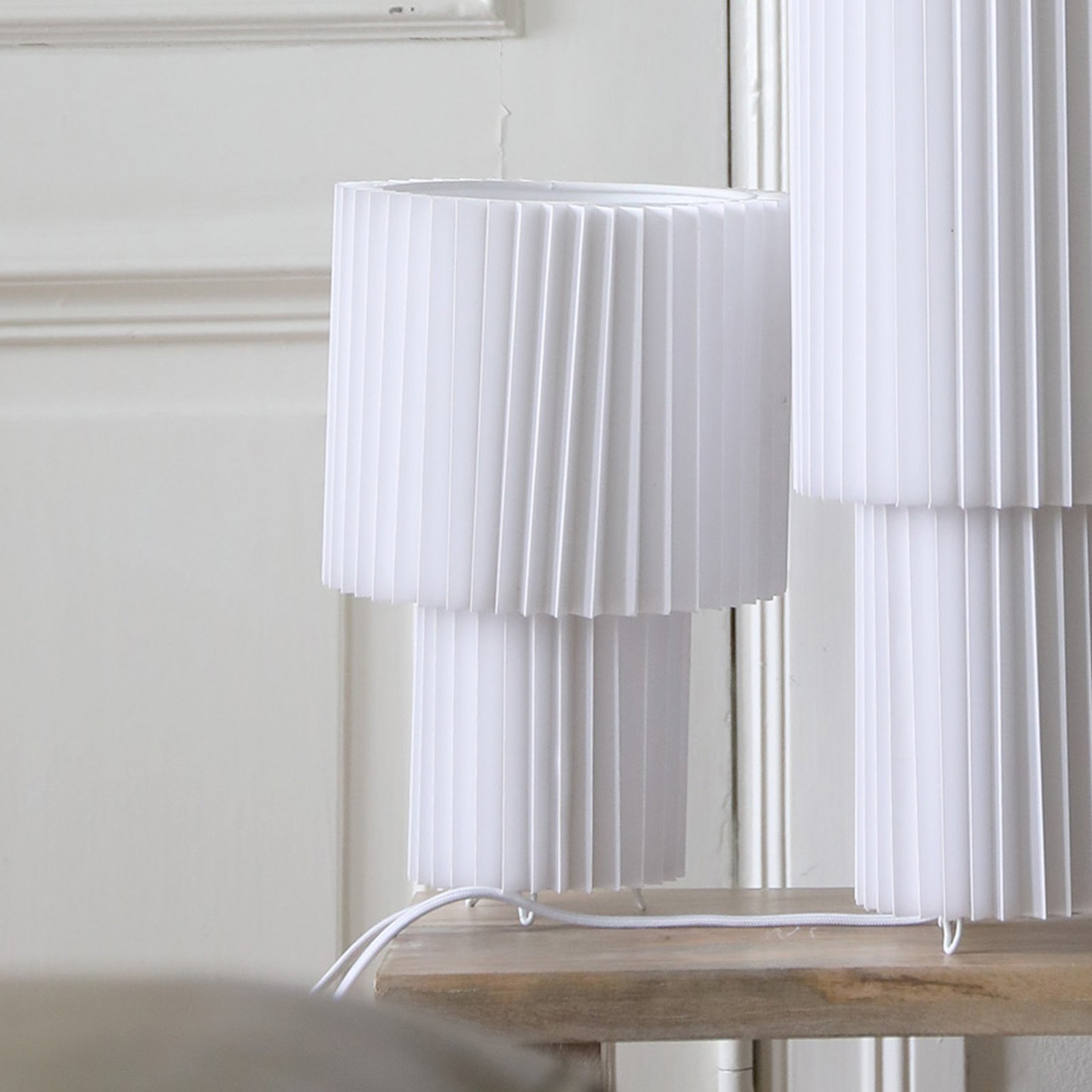 Markslöjd Catis table lamp, white, 32 cm high, textile, E27 Markslöjd Catis table lamp, white, 32 cm high, textile, E27