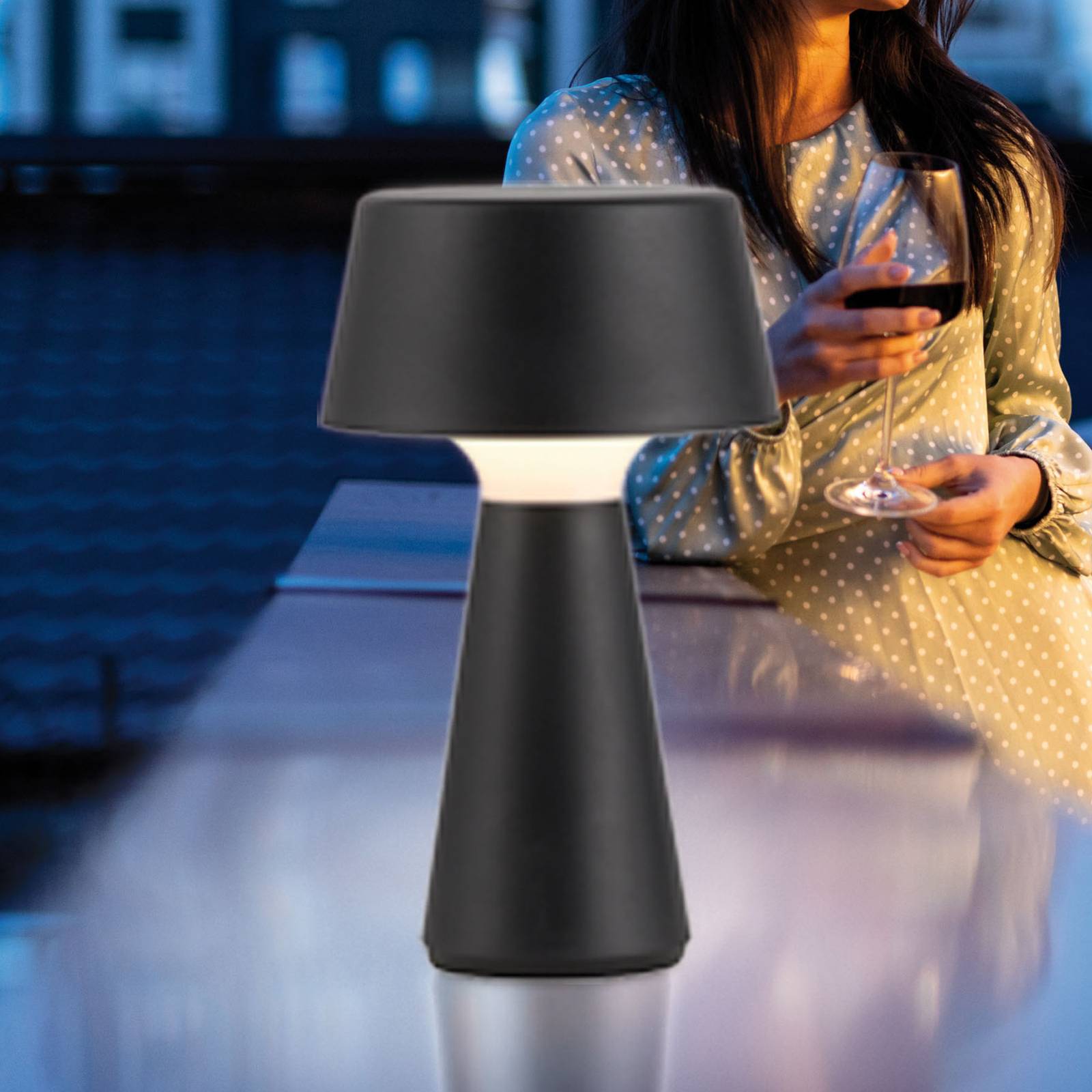 JUST LIGHT. Lampe de table LED à accu Abera noire plastique IP54