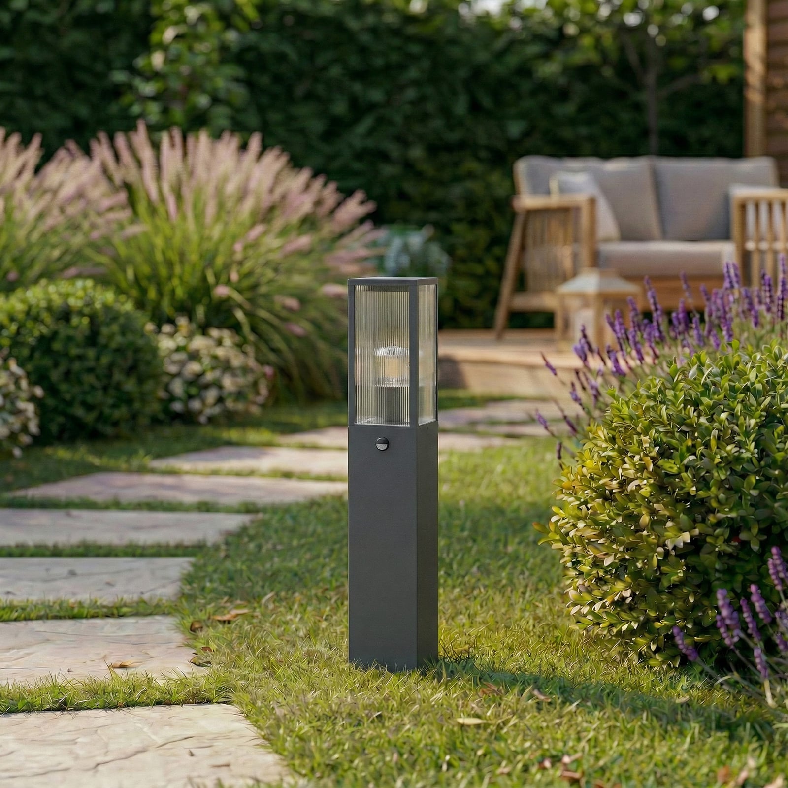 Peldar Wegeleuchte, 80 cm, anthrazit/geriffelt, Sensor - Lindby