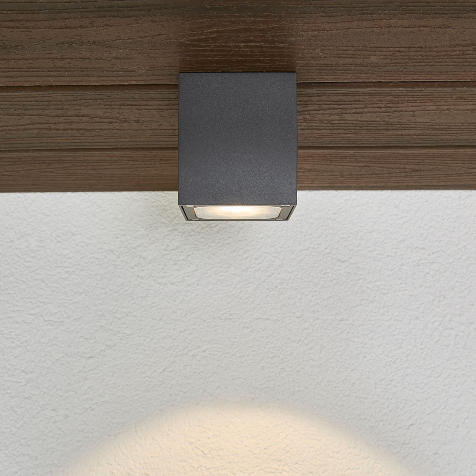 Würfelförmige LED-Außendeckenlampe Tanea, IP54
