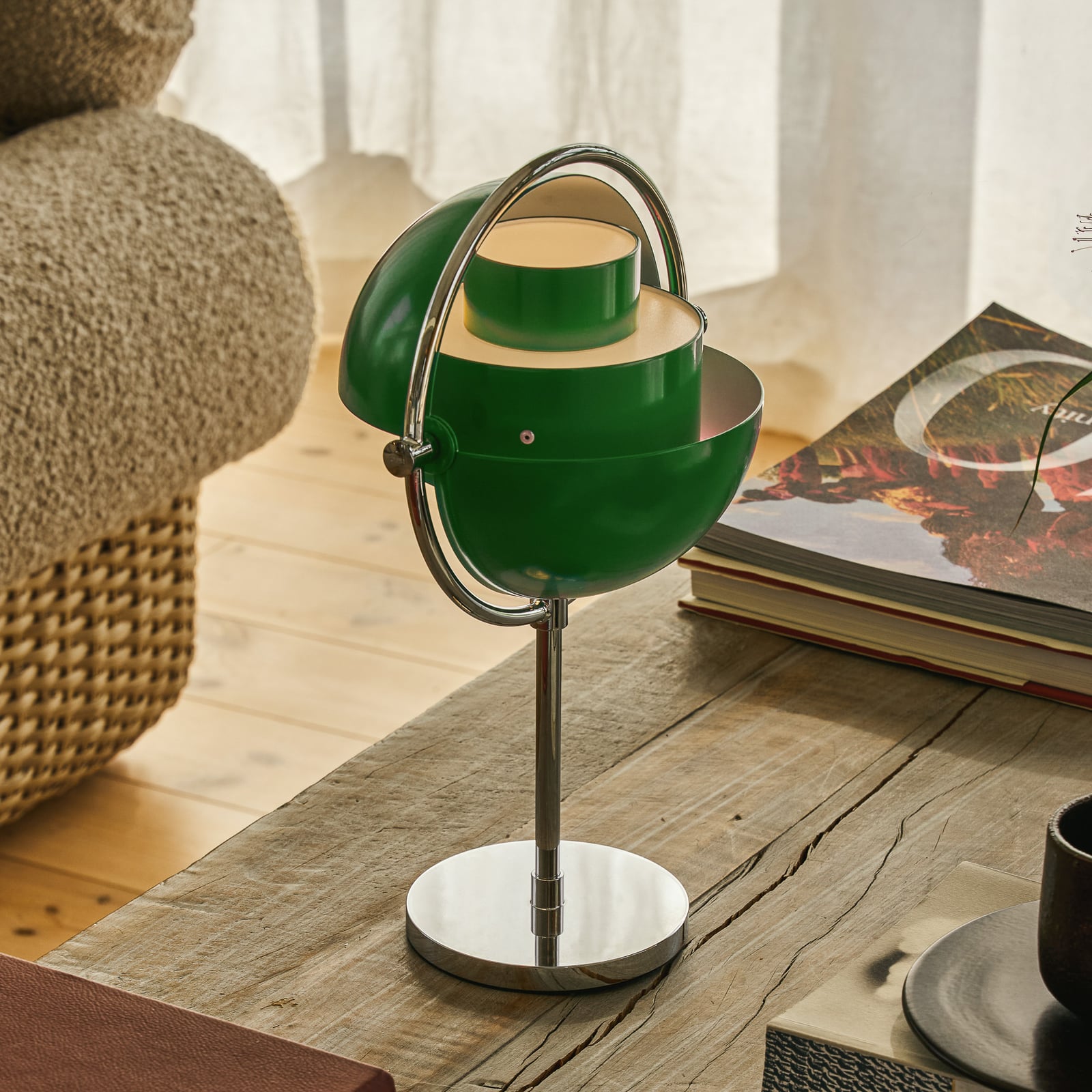 Multi-Lite Portable bordlampe, krom/grønn, 30 cm – Gubi Multi-Lite Portable bordlampe, krom/grønn, 30 cm – Gubi