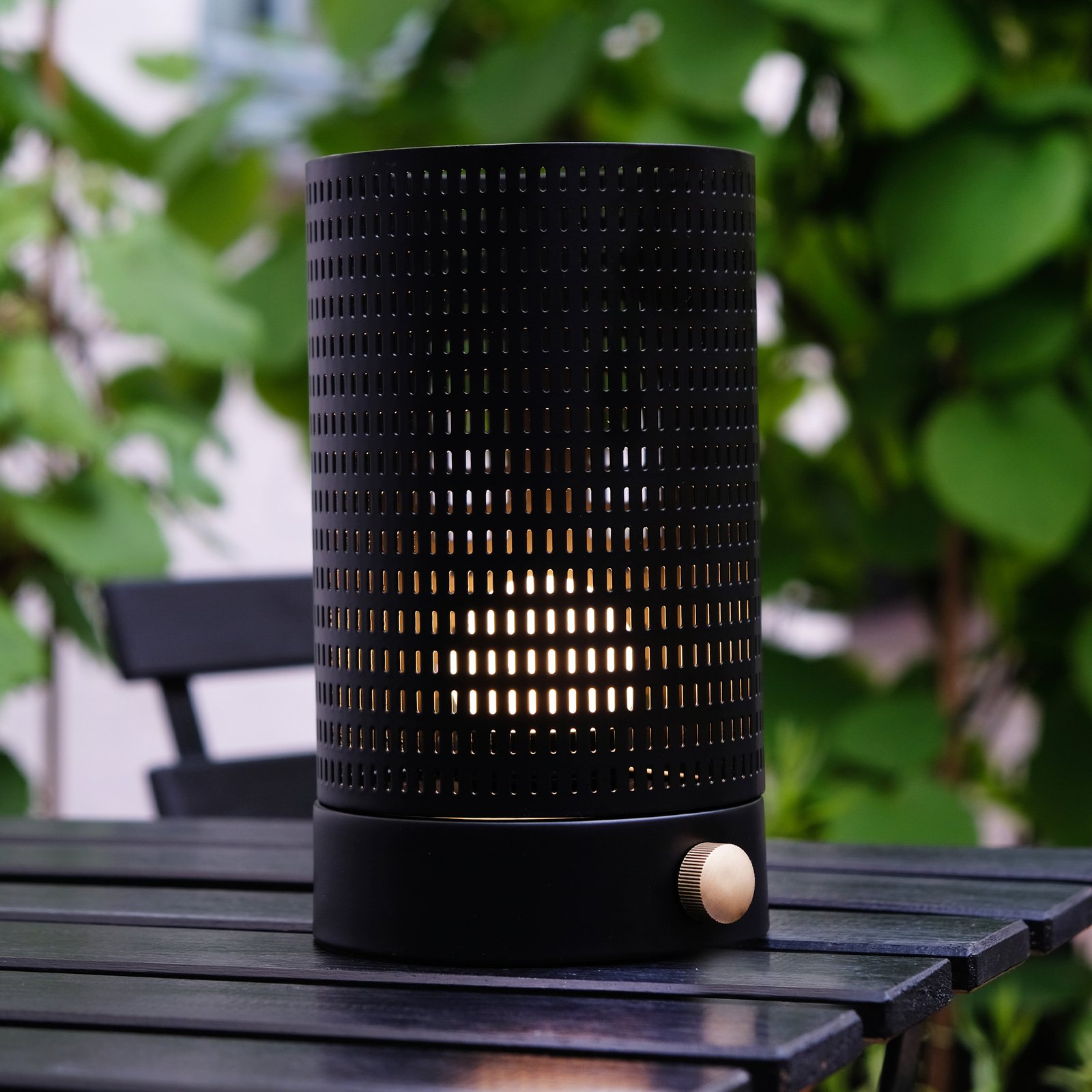 Dyberg Larsen LED namizna svetilka na baterije Mesh, črna, višina 20 cm