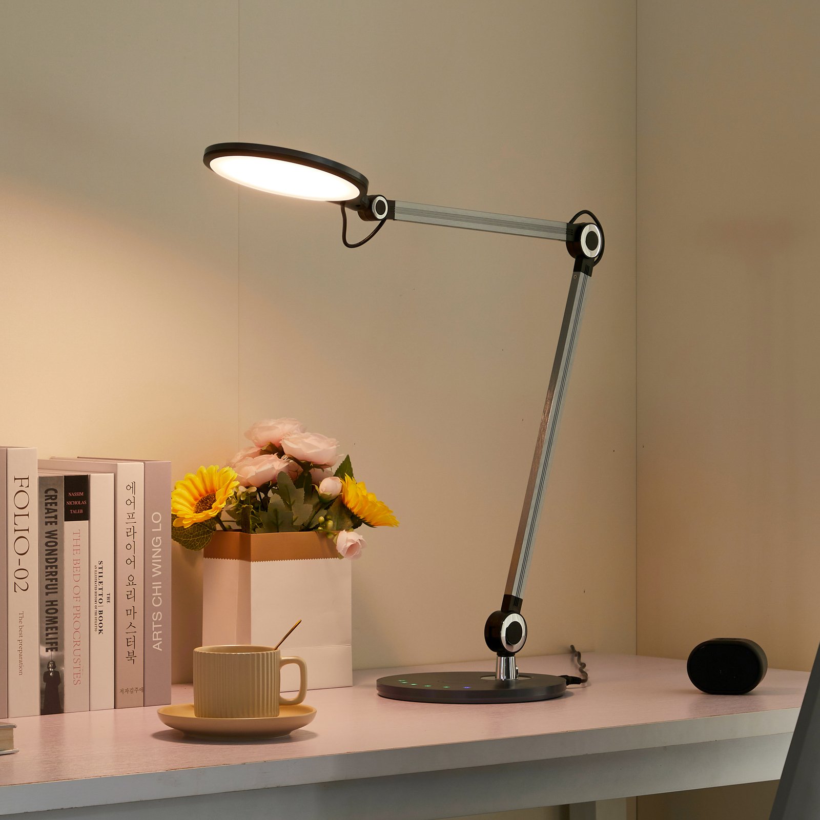 Lindby Nyxaris LED bordslampa, CCT, grå