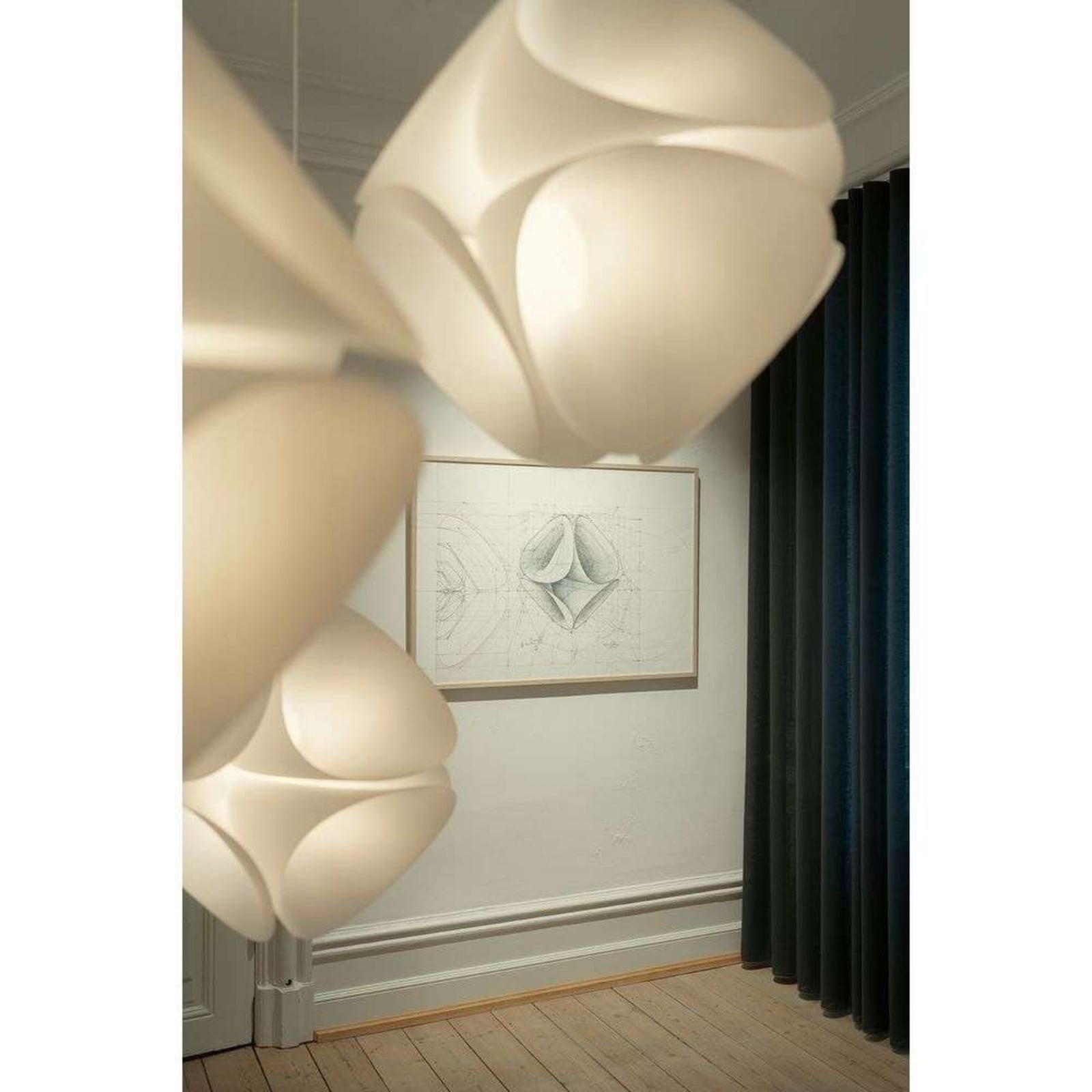 FRANDSEN Závesné svietidlo Nova, opálově bílé, Ø 52 cm, E14