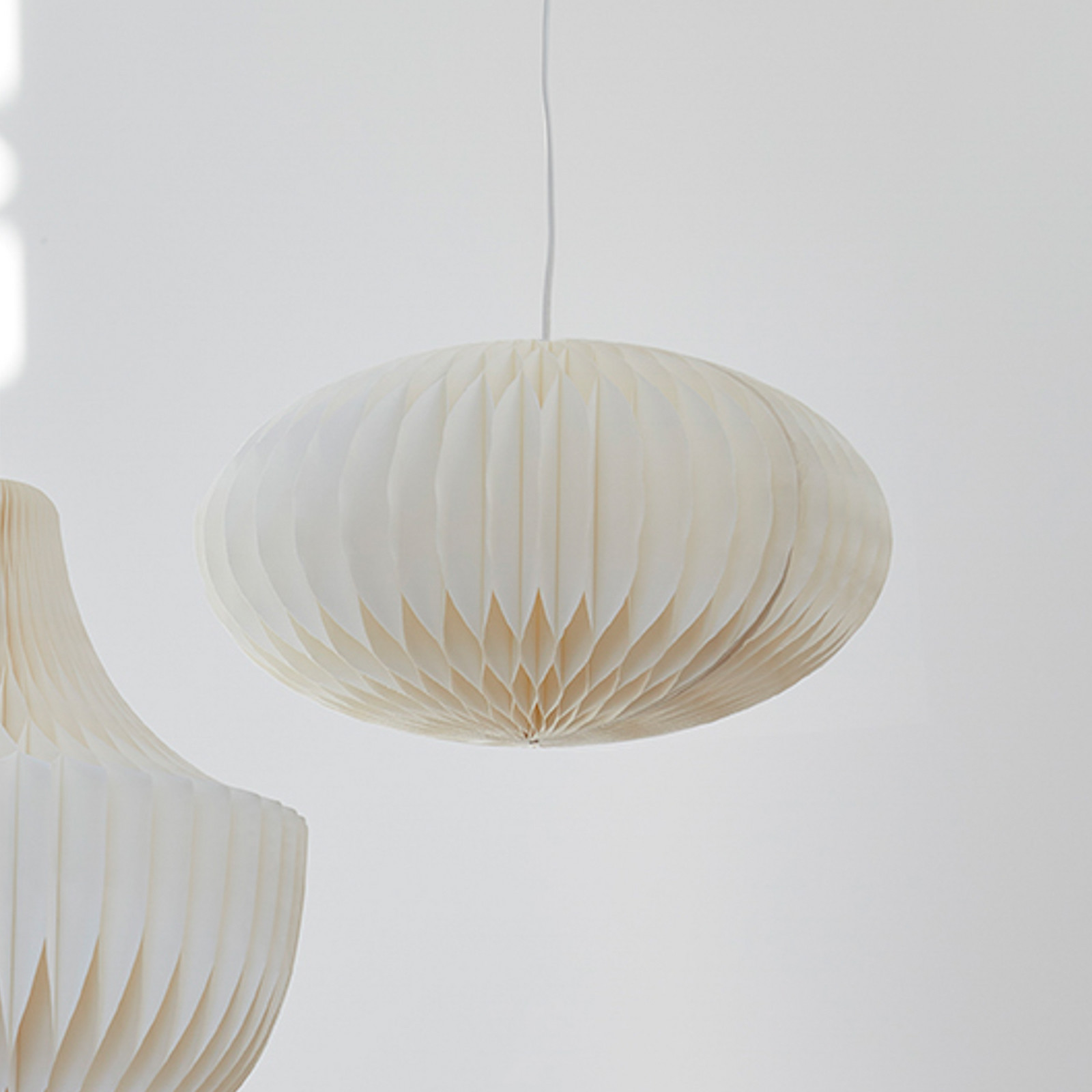 PR Home Lampă suspendată Anita cu abajur din hârtie alb - Camera de zi / sufragerie - Scandinavă - Hârtie / Carton
