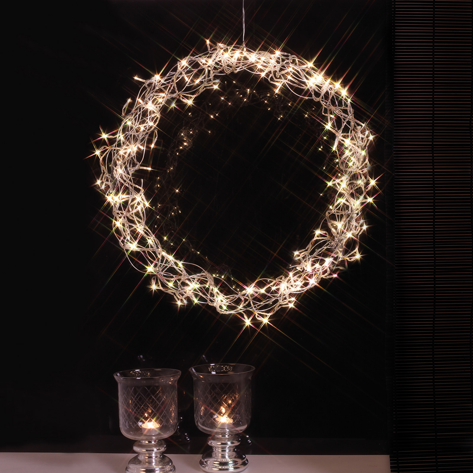 Dekorativer LED-Kranz Curly