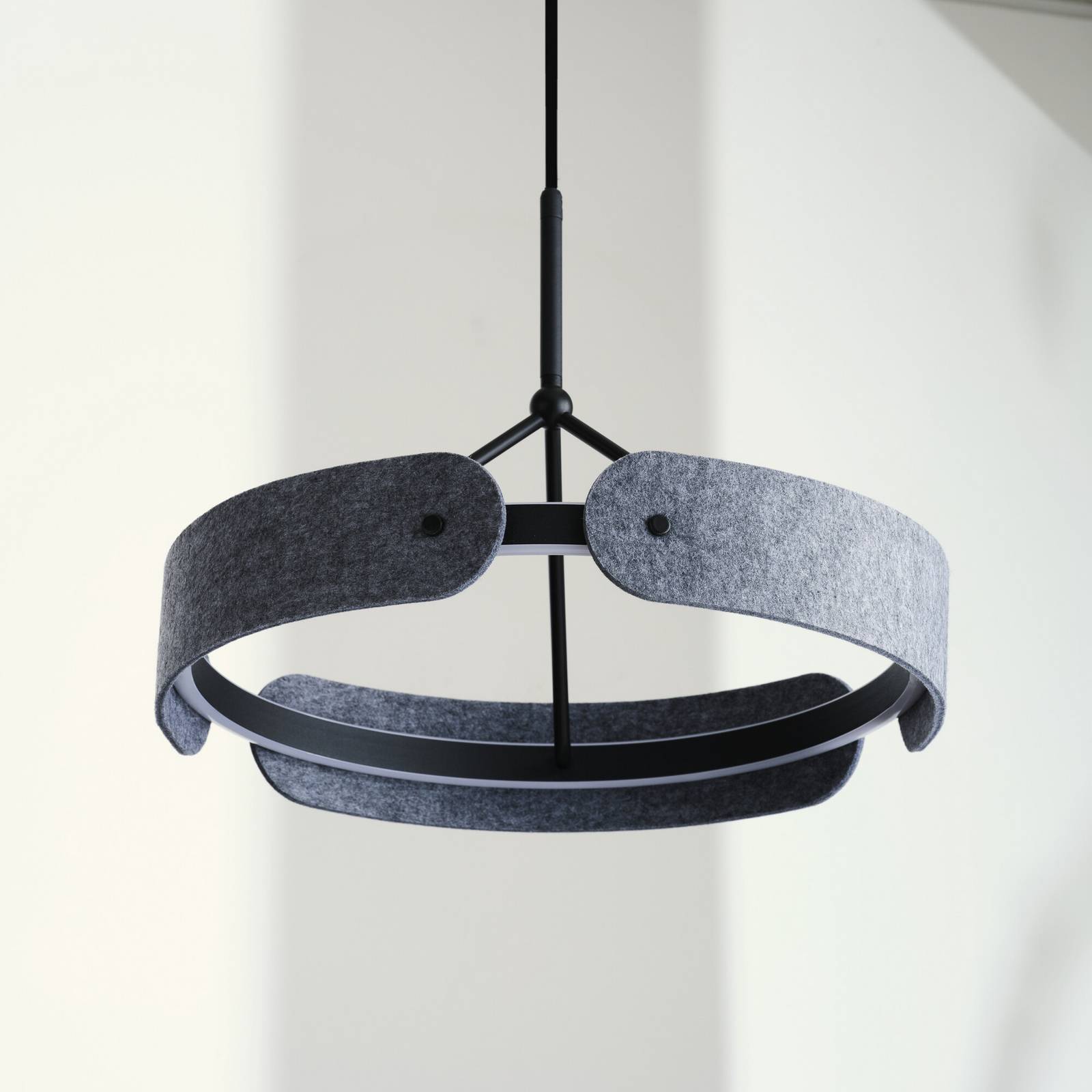 Żyrandol LED OSRAM Decor Curve Felt, szara, filc, 3000 K