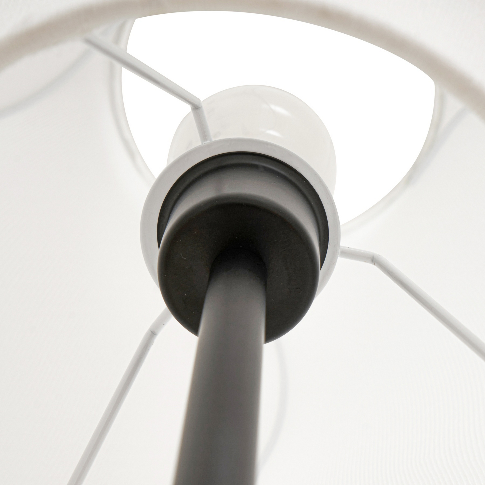 New Garden Lampada Da Terra Lola 165 Cm - LED 15W E27 - Bianca - IP65 Per Esterni E Interni