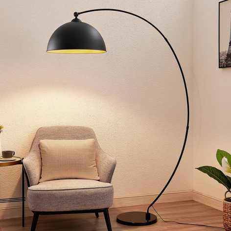 Lindby Beatris Bogenstehlampe, schwarz, innen holz