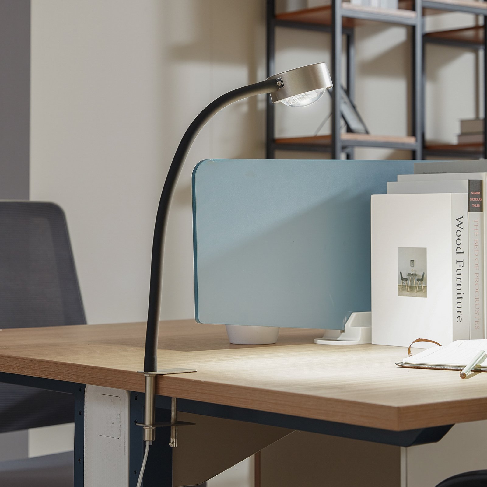 Lindby Jyla screw-clamp lamp, matt nickel, GX53, flexible arm