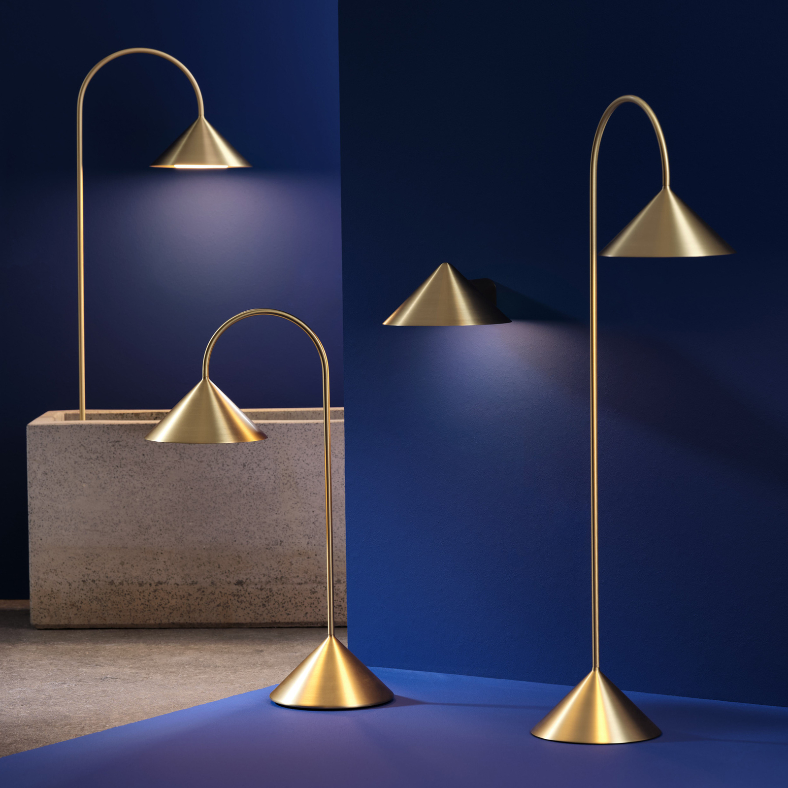 Grasp Portable Floor Lamp H72 Solid Brass - Frandsen