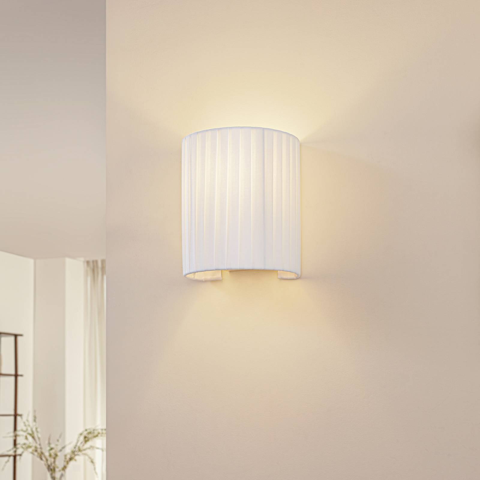 Lindby Wandleuchte Virelle, weiß, Textil, E27 günstig online kaufen