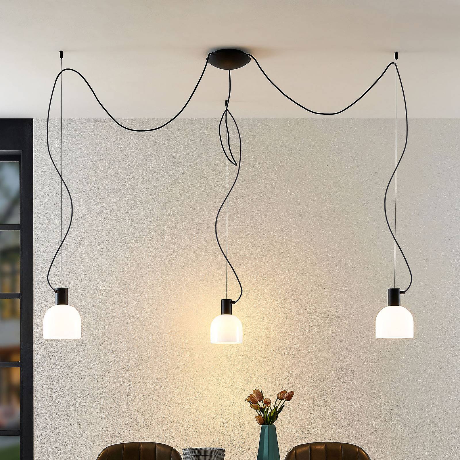 Lucande Serina hængelampe, 3 lyskilder, hvidt glas