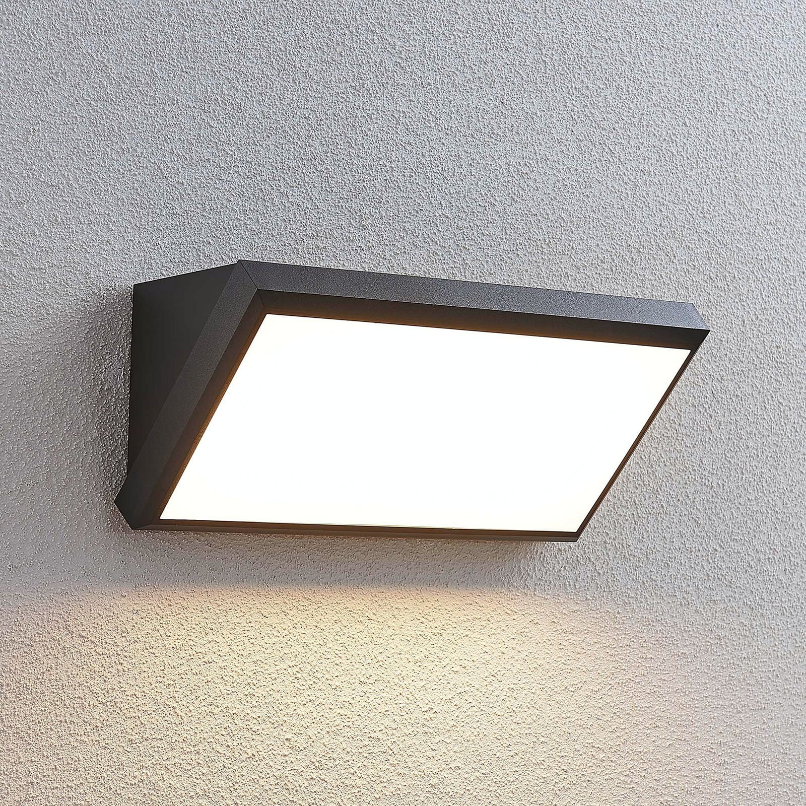 Abby Utomhus V&auml;gglampa w/Sensor Dark Grey/White Lindby - Balkong - Modern - Plast - Vinklad