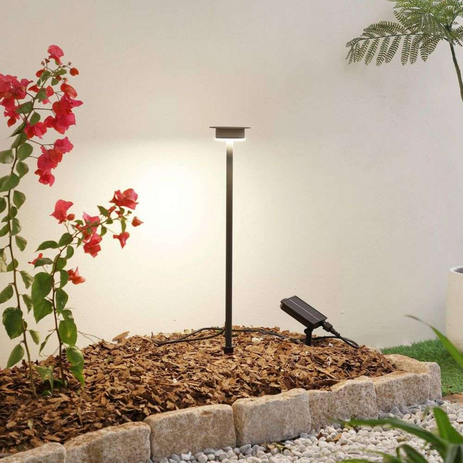 Lyris Solar Cell Lamp w/Ground spike Black - Lindby