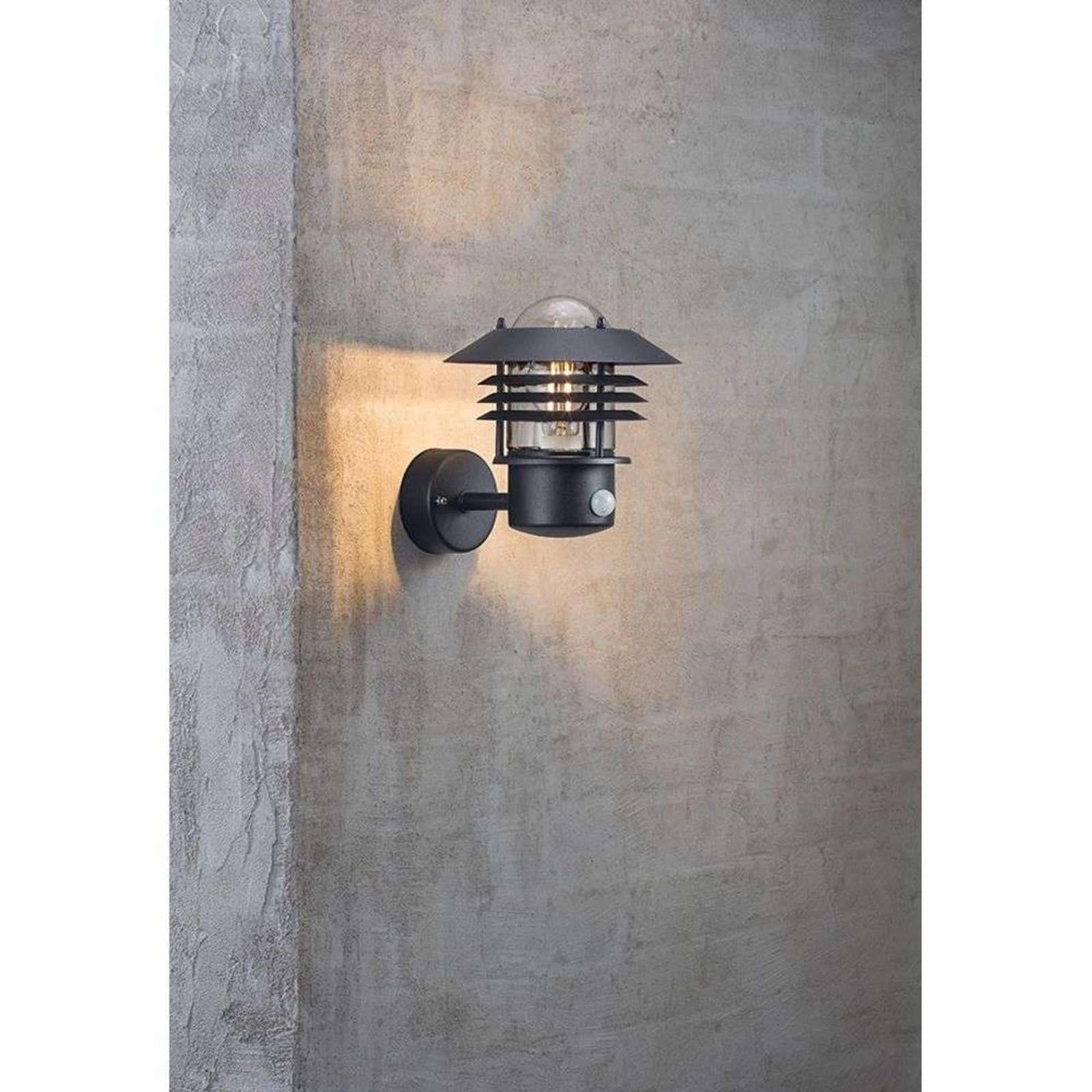 Vejers V&auml;gglampa w/Sensor Black Nordlux - Metall