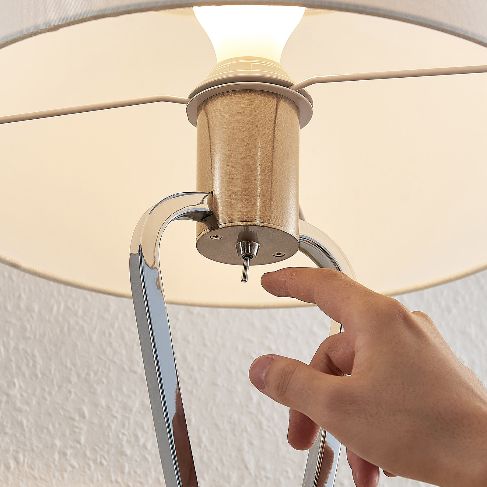 Compra Lucande Gyda lámpara de mesa, níquel satinado | Lampara.es