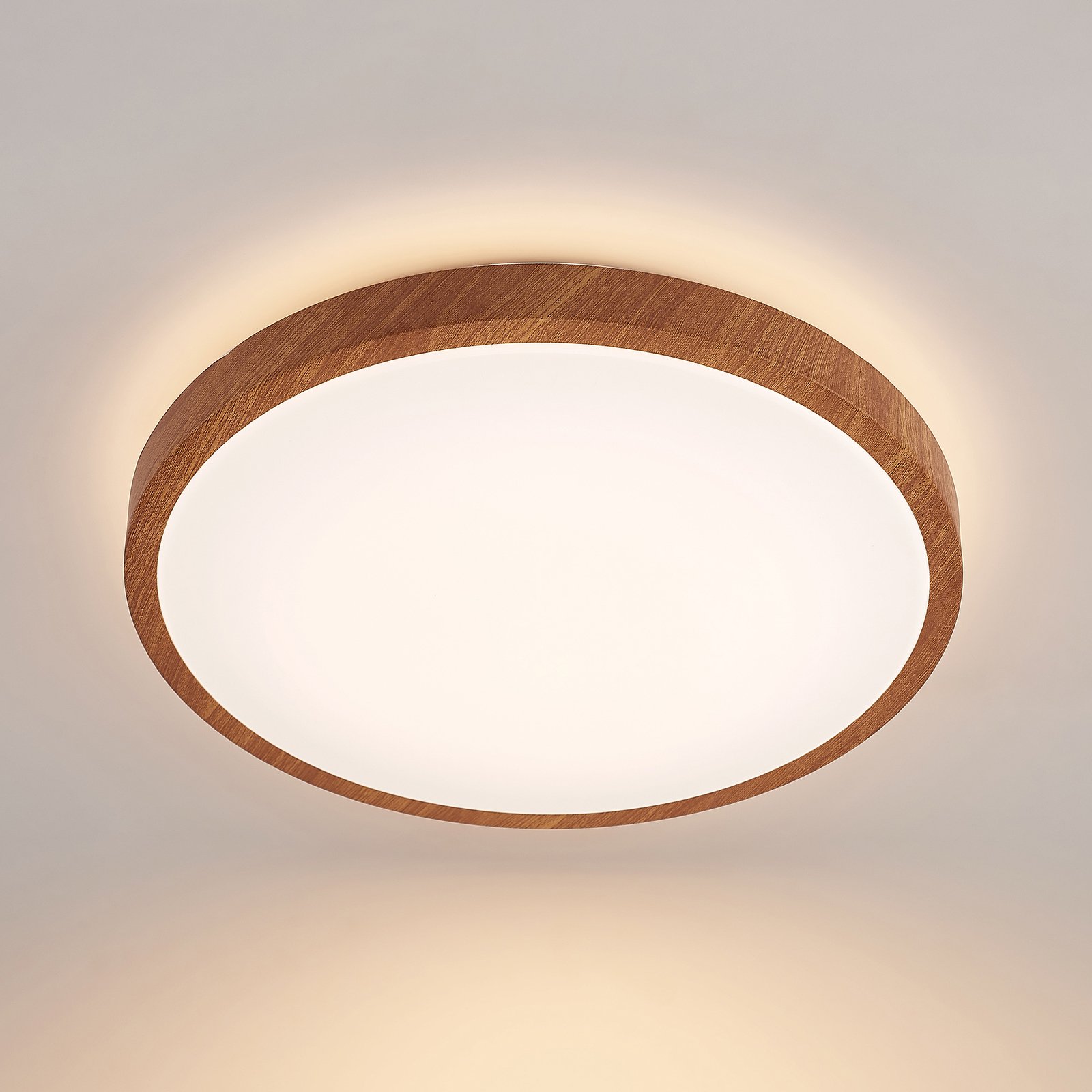 Mynte Round LED Ceiling Lamp Ø42,5 Wood/White - Lindby