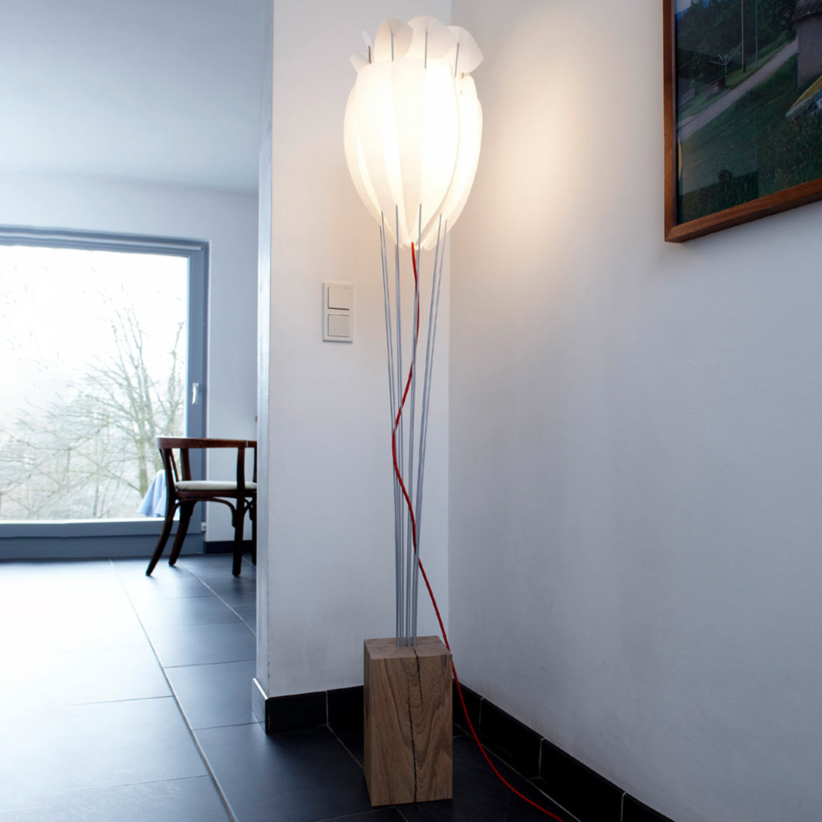 Lámpara de pie Tulip cable rojo, roble blanco