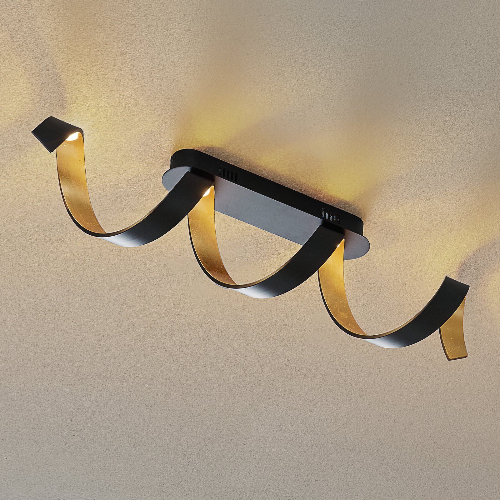 LED taklampa Helix i svart guld | Lamp24.se LED hänglampa Helix | Lamp24.se
