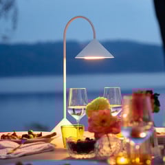 LED stolová lampa FRANDSEN Grasp, biela, výška 47 cm, kov